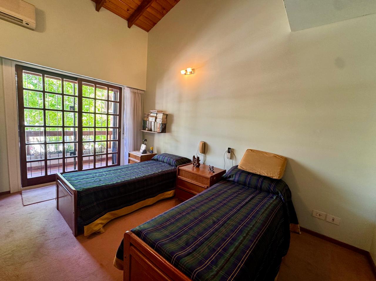 Ceretti 2600 - Casa Tipo Dúplex de 6 Ambientes con Jardín y Terraza en Villa Urquiza