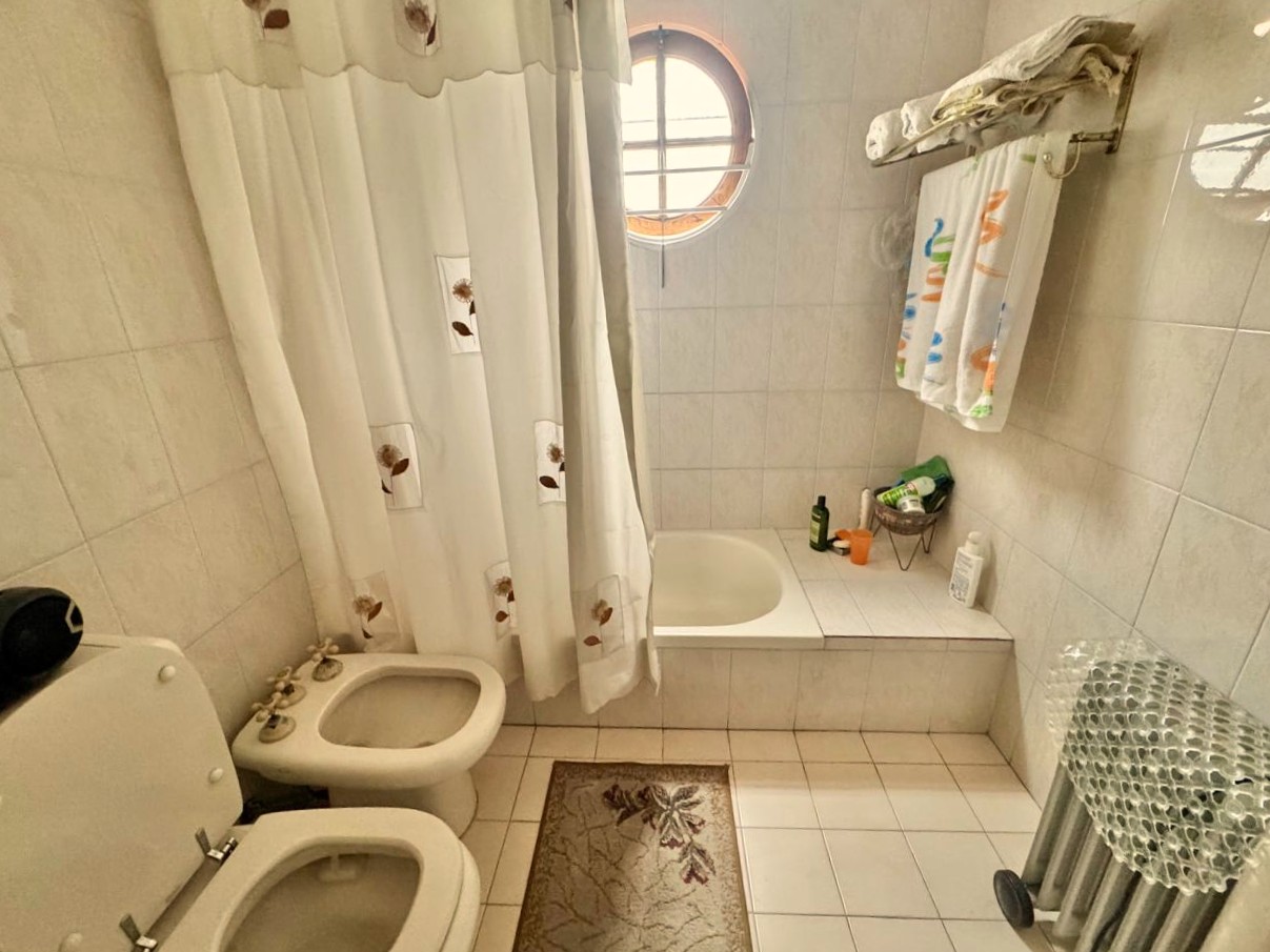 Ceretti 2600 - Casa Tipo Dúplex de 6 Ambientes con Jardín y Terraza en Villa Urquiza