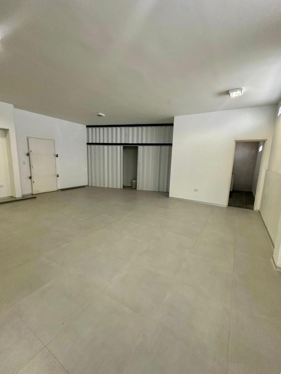 Caracas 2371, Oficina Comercial Con Vestuarios Y Terraza, Solución Integral Para Operaciones Y Gestión.