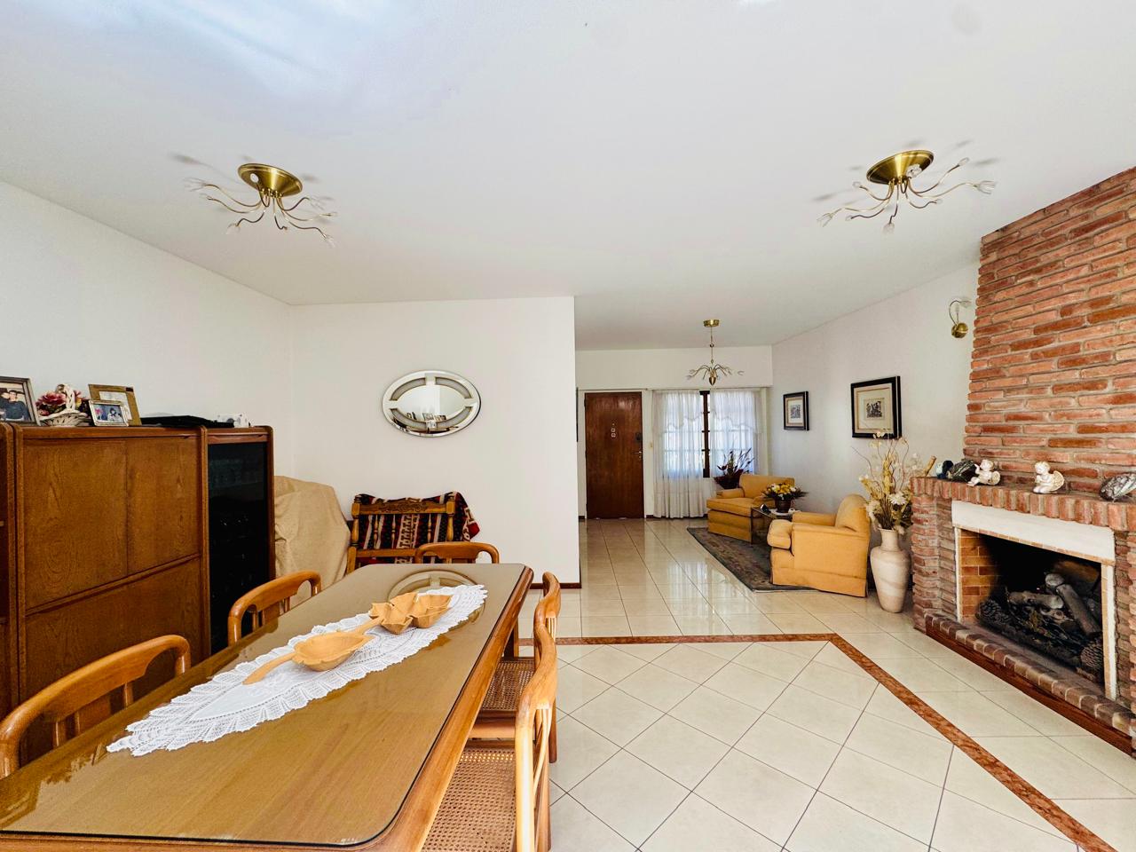 Ceretti 2600 - Casa Tipo Dúplex de 6 Ambientes con Jardín y Terraza en Villa Urquiza