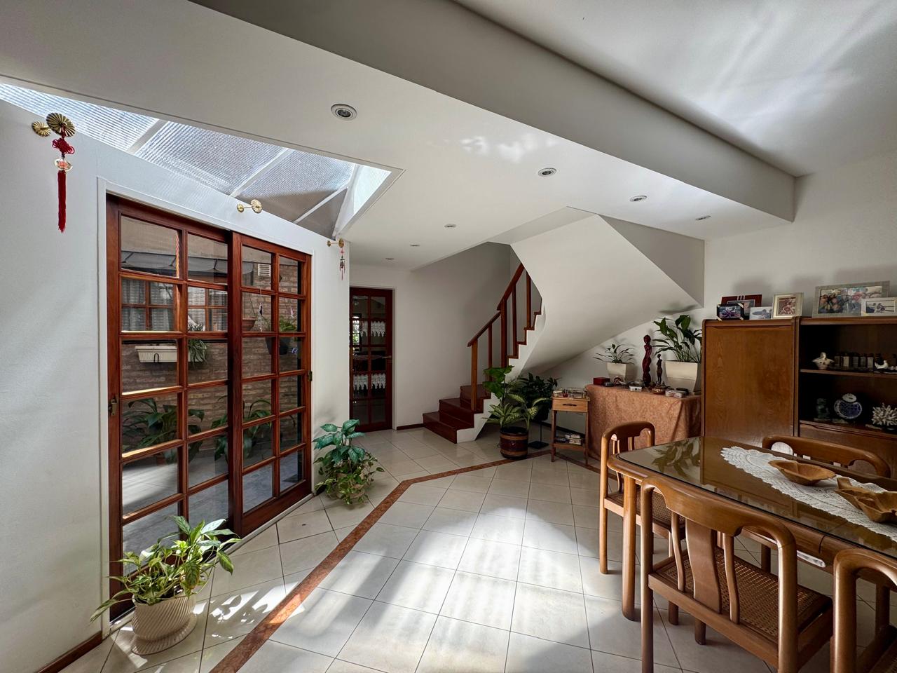 Ceretti 2600 - Casa Tipo Dúplex de 6 Ambientes con Jardín y Terraza en Villa Urquiza