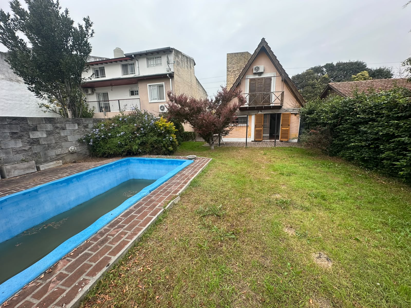 ¡Casa de Ensueño de 4 Ambientes con Pileta y Dependencia en Boulogne Sur Mer!