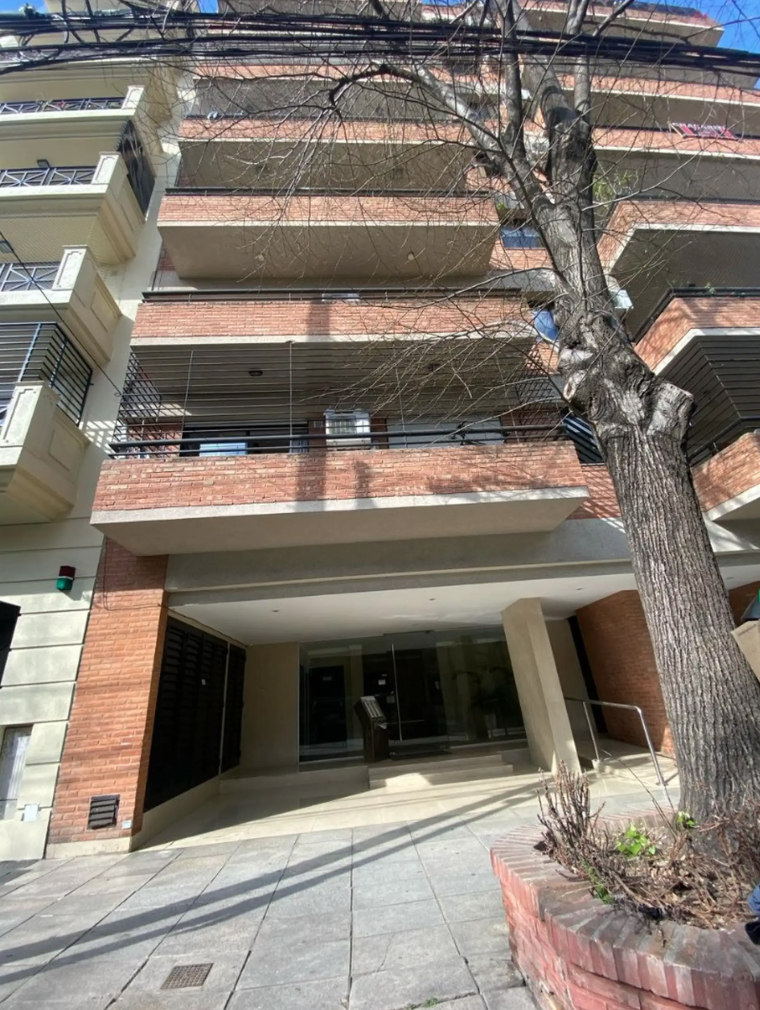 3 ambientes con balcon terraza en Villa urquiza - Copia