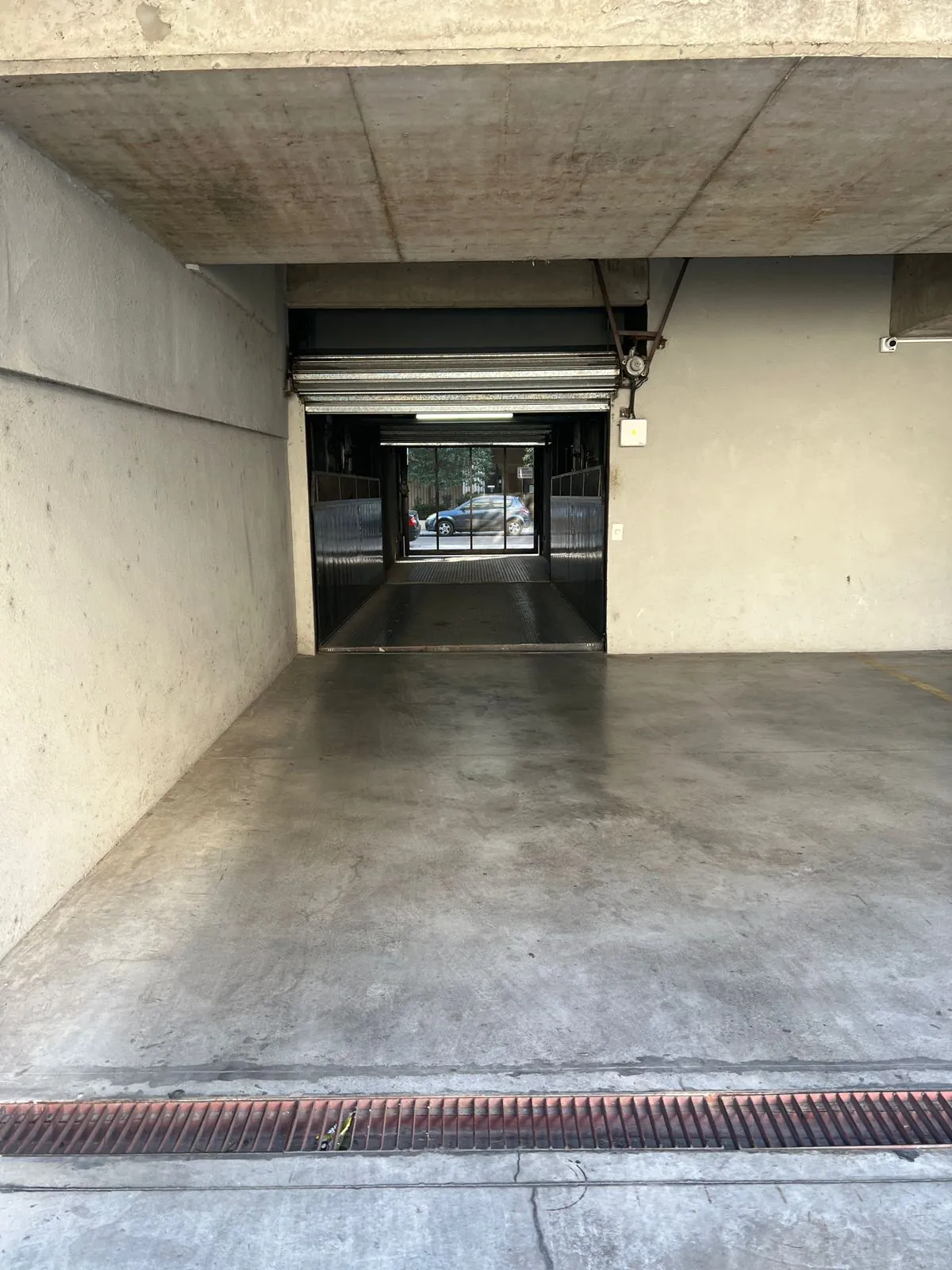 Imagen 3 de Inversión Inteligente: Cochera en Venta en Villa Urquiza, Zona Estratégica