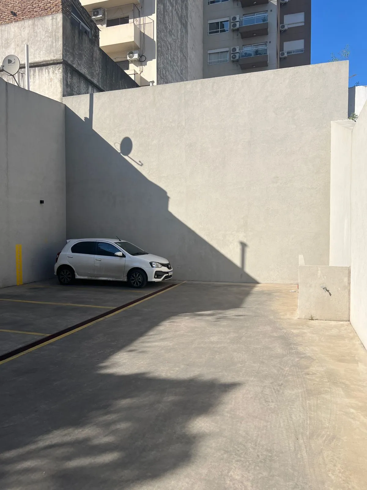 Imagen 6 de Inversión Inteligente: Cochera en Venta en Villa Urquiza, Zona Estratégica