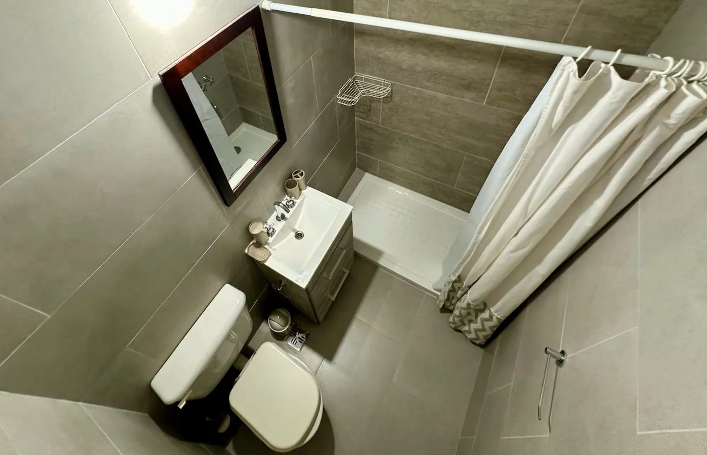 Imagen 6 de Monoambiente Temporal con Balcon, Todo Incluido, Tu Refugio Urbano en Recoleta