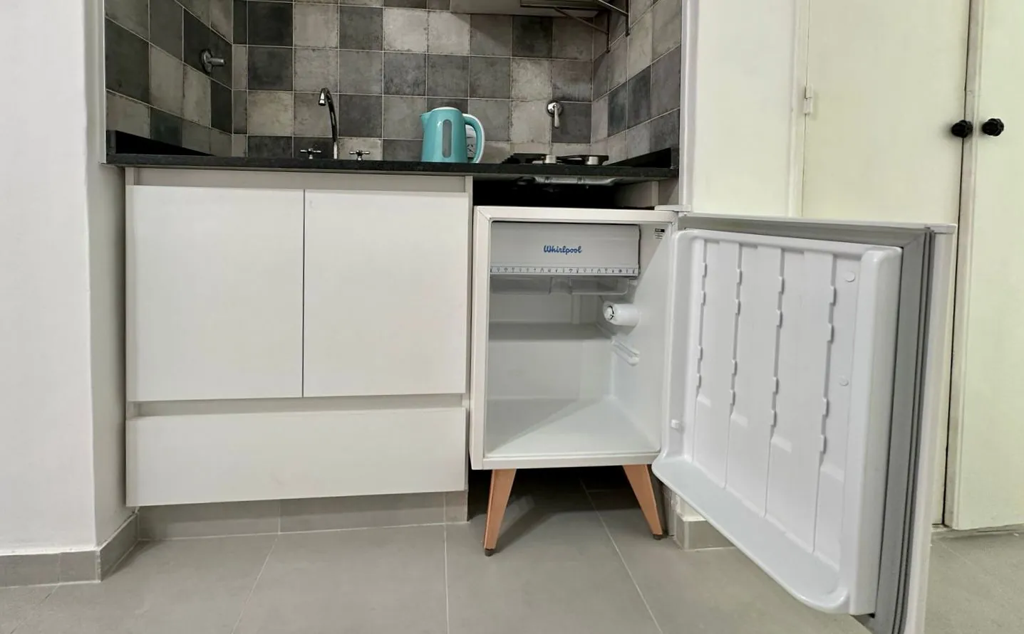 Imagen 7 de Monoambiente Temporal con Balcon, Todo Incluido, Tu Refugio Urbano en Recoleta