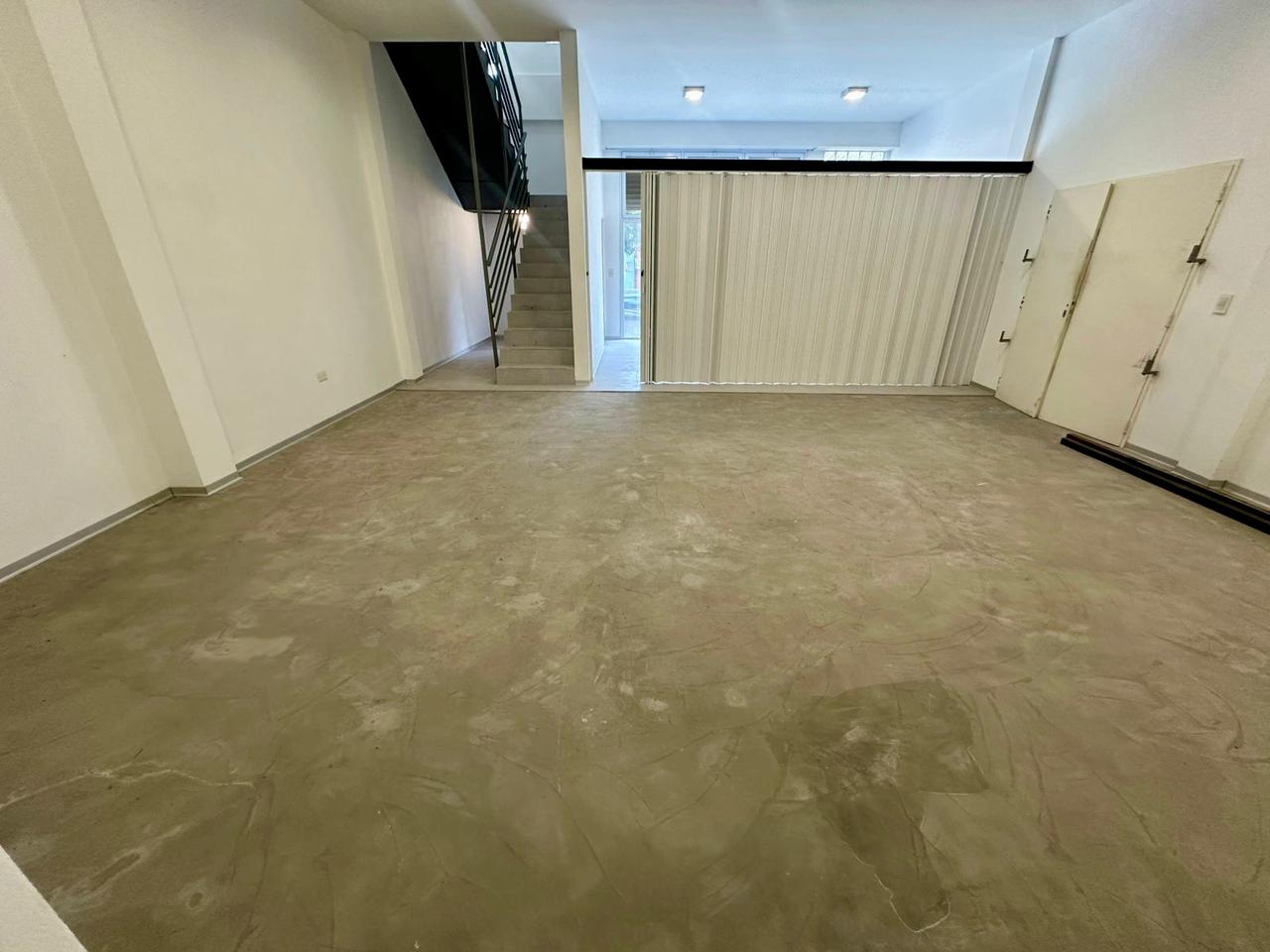 Caracas 2371, Oficina Comercial Con Vestuarios Y Terraza, Solución Integral Para Operaciones Y Gestión.