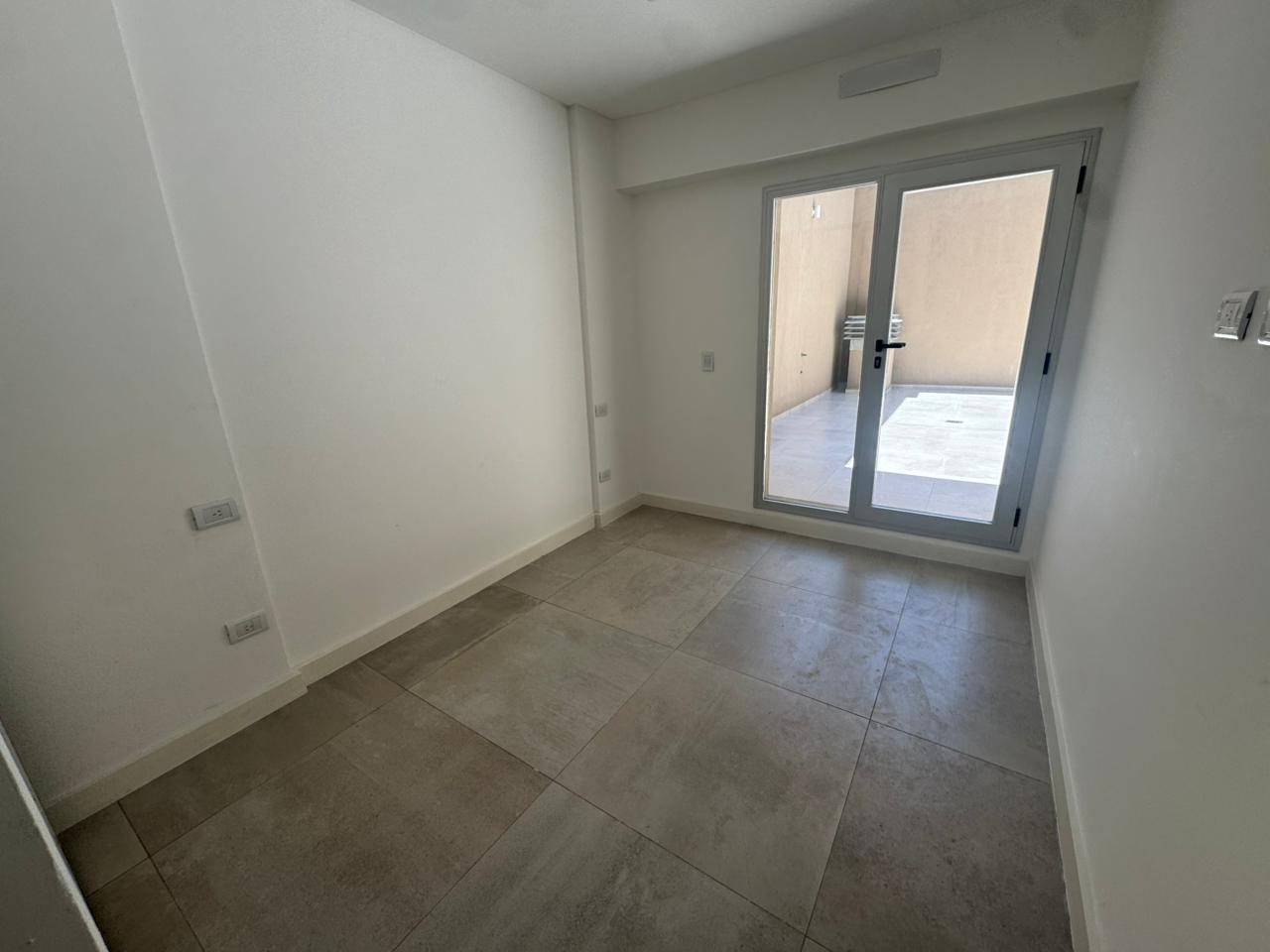 Echeverria 4962, PB, Oportunidad Única! Departamento Con Patio Amplio.