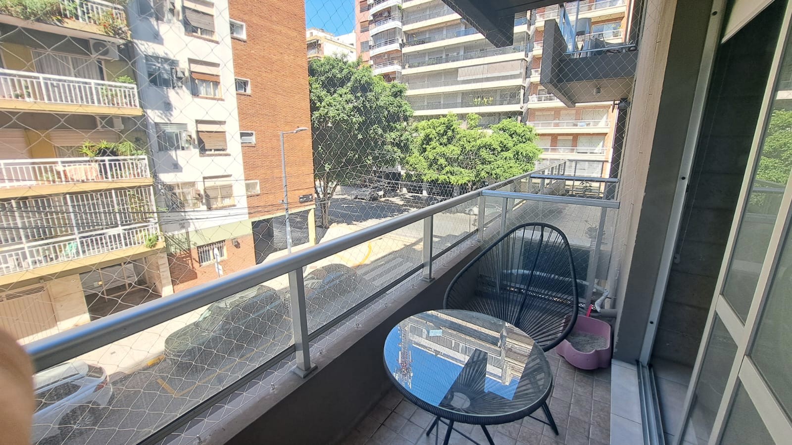 Miller N°2302 1°, Monoambiente al frente con balcón | Altura de 2° piso y Terraza con Parrilla -
