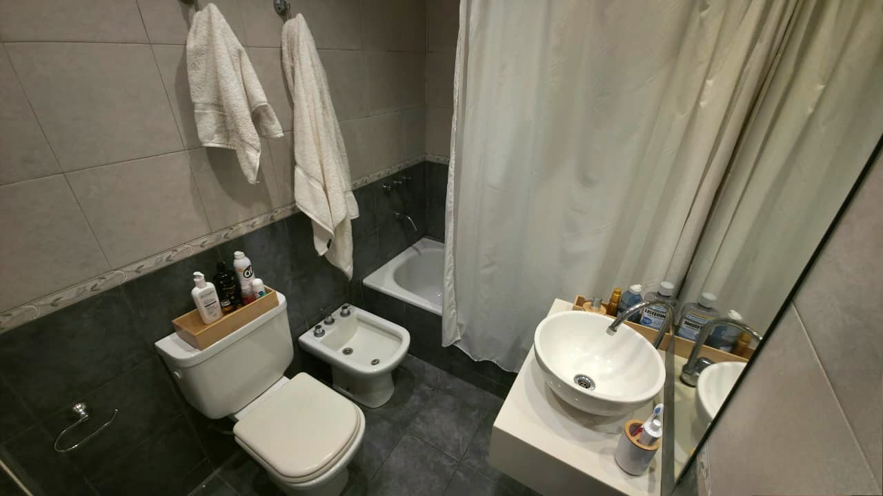 Hipólito Yrigoyen 3838,  3°, Monoambiente Funcional Dividido y con Balcón - Ideal Vivienda o Consultorio.