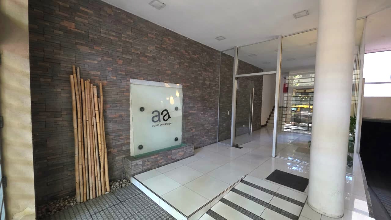 Hipólito Yrigoyen 3838,  3°, Monoambiente Funcional Dividido y con Balcón - Ideal Vivienda o Consultorio.