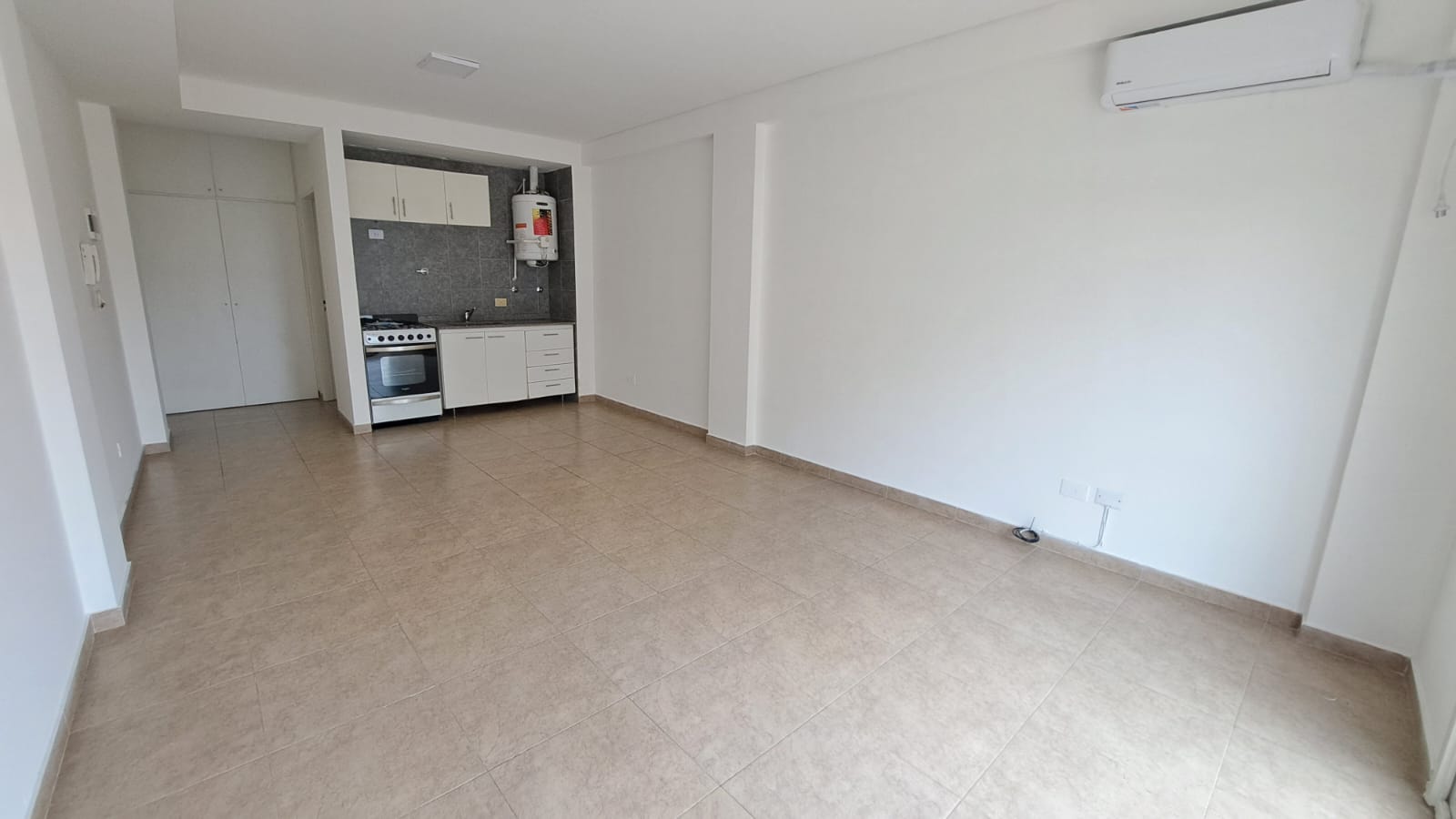 Luminoso Monoambiente con Balcón en Pleno Villa Urquiza