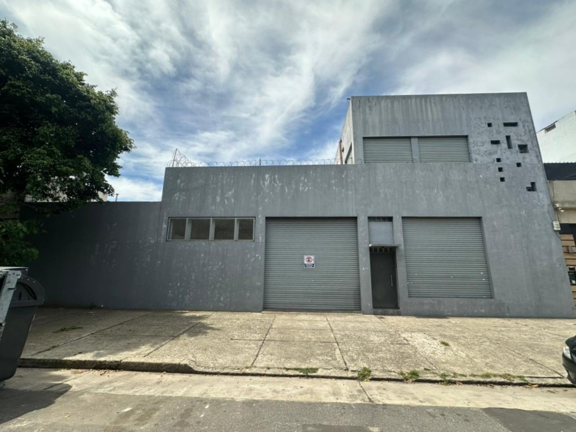 Caracas 2371, Oficina Comercial Con Vestuarios Y Terraza, Solución Integral Para Operaciones Y Gestión.