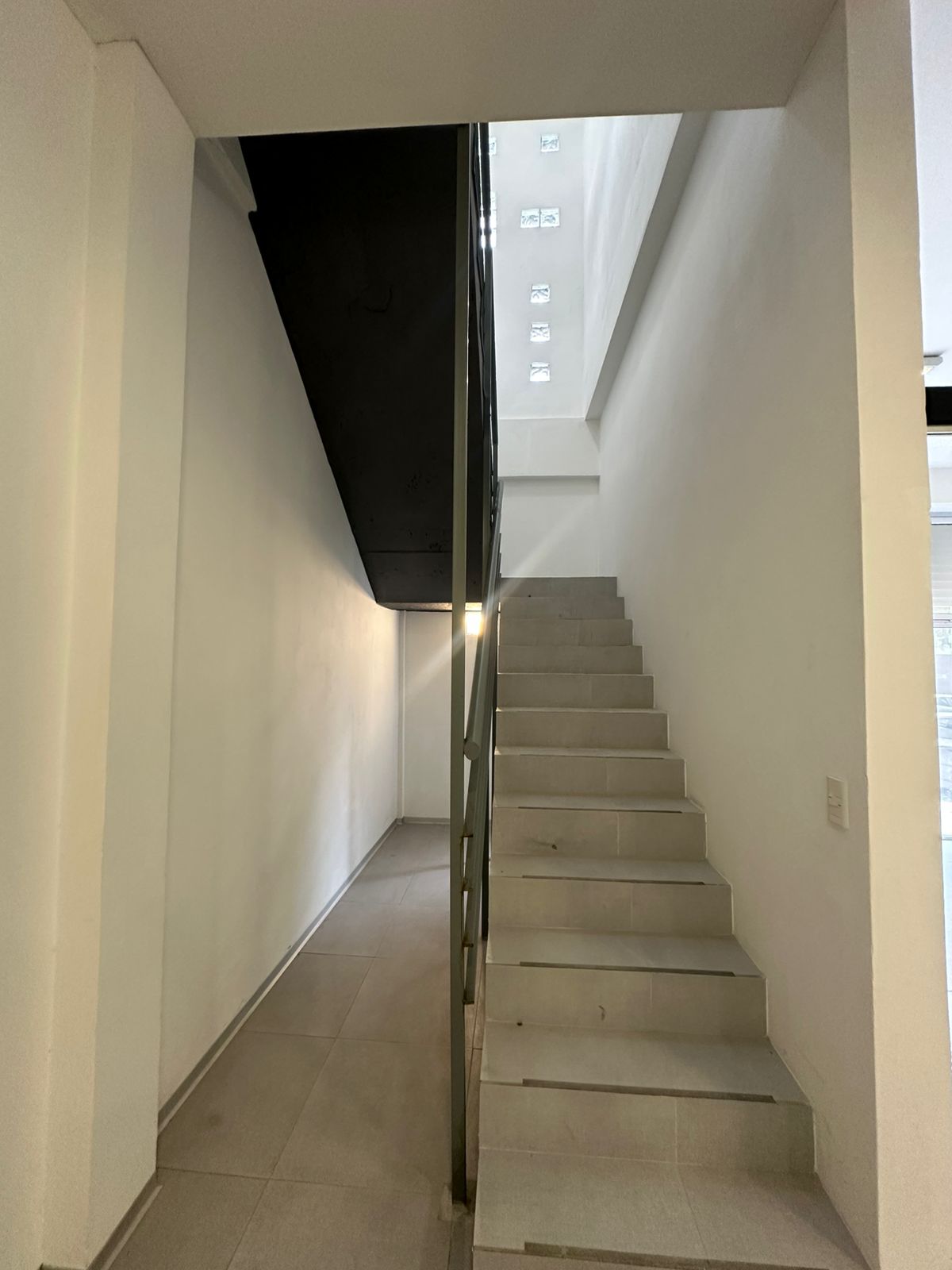 Caracas 2371, Oficina Comercial Con Vestuarios Y Terraza, Solución Integral Para Operaciones Y Gestión.