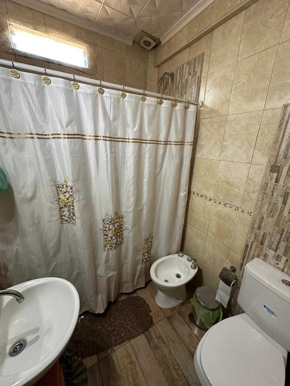 Imagen 6 de AMPLIO PH 3 AMB CON QUINCHO Y TERRAZA PROPIA.