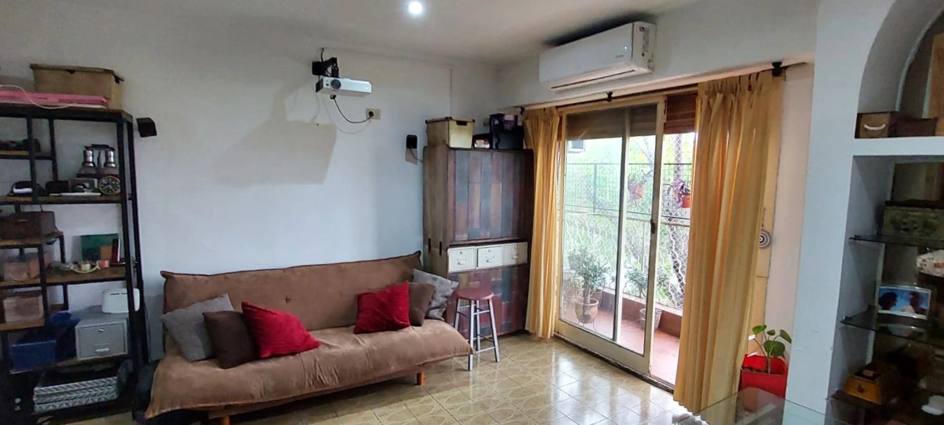 Imagen 8 de AMPLIO PH 3 AMB CON QUINCHO Y TERRAZA PROPIA.