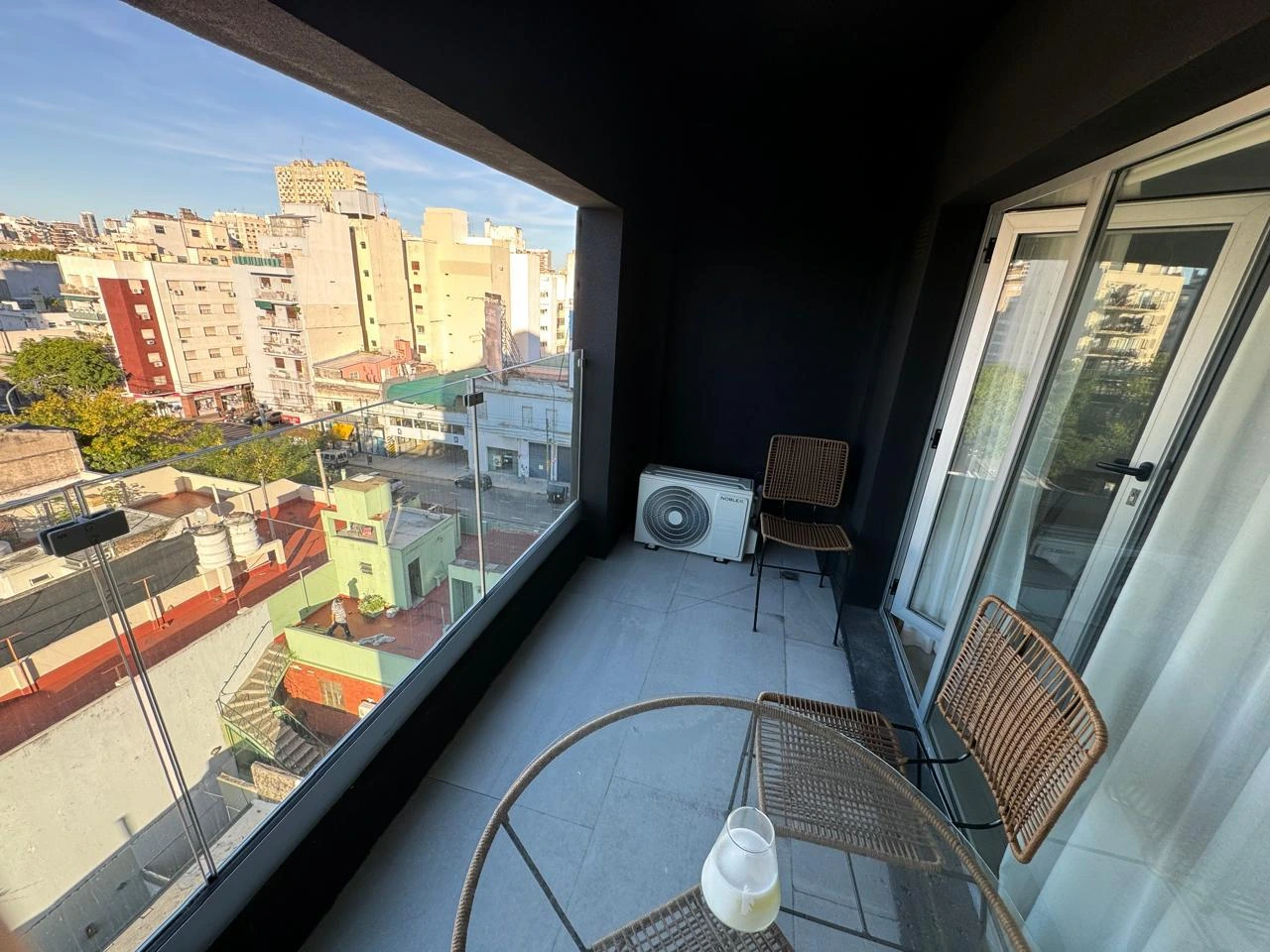 Imagen 5 de Hermoso Alquiler Temporal Amueblado en Coghlan.