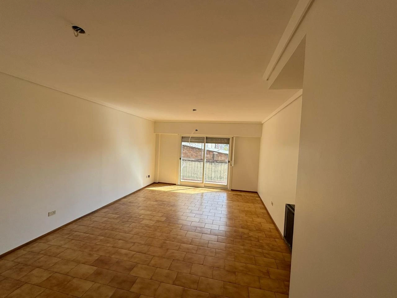 Imagen 3 de 3 Ambientes con Dos Cocheras y Balcón, Villa Urquiza.