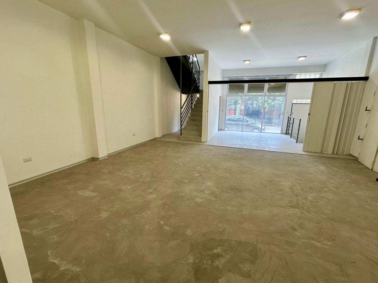 Caracas 2371, Oficina Comercial Con Vestuarios Y Terraza, Solución Integral Para Operaciones Y Gestión.